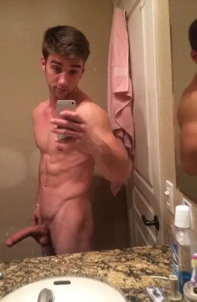 El youtuber Tom Phelan desnudo pillado en sus fotos íntimas CromosomaX