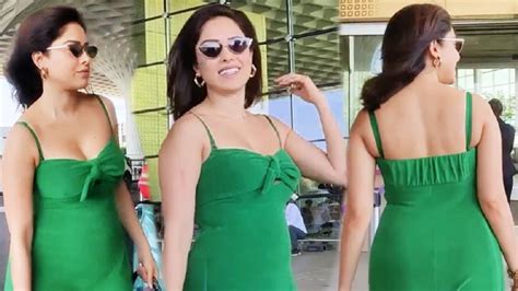 Nushrat Bharucha Sizzles In Green Hot Dress At Mumbai Airport Youtube