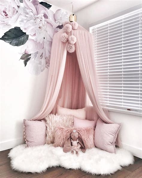 I have prepared 5 tips and 30 kids corner for you. Girls room canopy, girls room inspiration, dreamy room ...