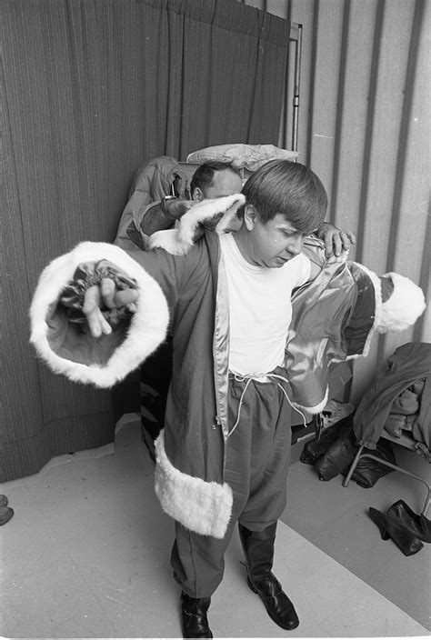 Jim Kane Ann Arbor News Reporter Getting Ready To Play Santa At Briarwood Mall December 4