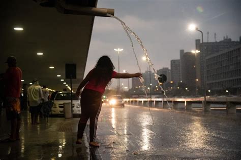 V Deo Chuvas Provocam Alagamentos E Deixam Cidades Sem Luz No Df