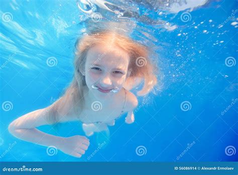 Boy And Girl In Underwater Aquarium Tunnel Royalty Free Stock