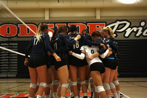 Girls Varsity Volleyball Takes Second Loss To Woodside Scot Scoop News