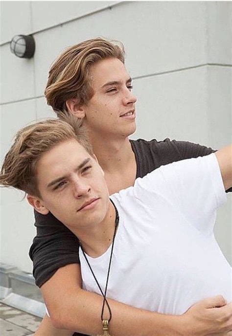 Dylan And Cole Sprouse Dylan Sprouse Dylan Obrien Sprouse Bros Cole Sprouse Hot Cole Sprouse