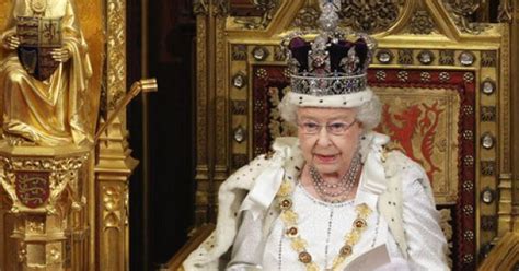 Long my we reign! queen. Falklands/Gibraltar: Queen reaffirms protection and self ...
