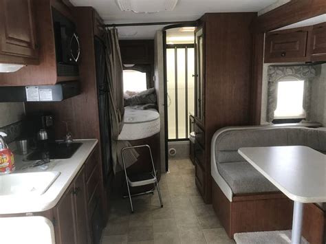 2010 Four Winds Freedom Elite 23s Class C Rv For Sale By Owner In St