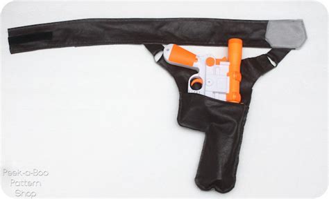 Jedi belt and medical pouch: DIY Han Solo Costume - Peek-a-Boo Pages - Patterns, Fabric ...