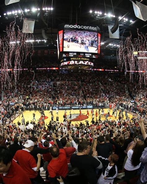 Portland Trail Blazers The Official Guide To Portland