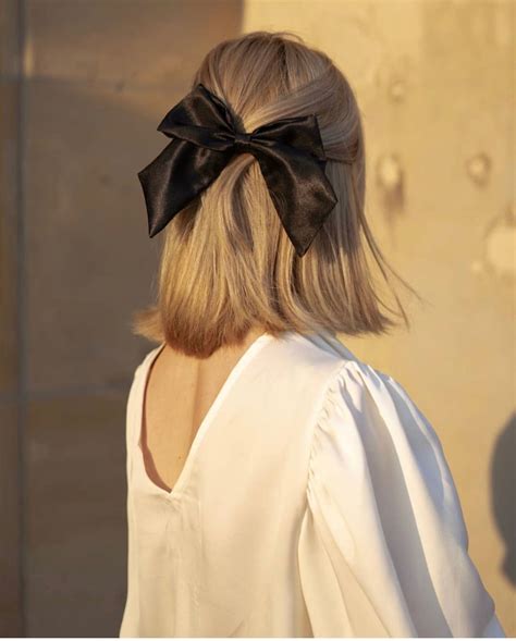 Pin By Veronika On Hair Ribbon Hairstyle Hairstyles With Ribbons