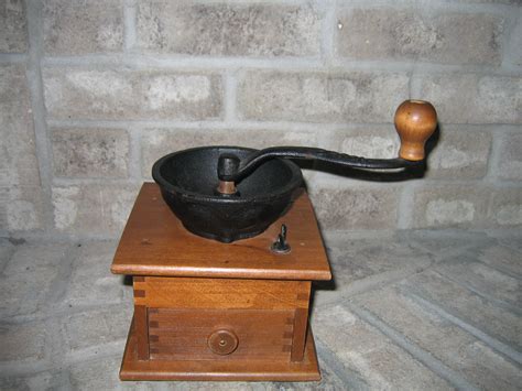 Old Vintage Hand Crank Coffee Mill Grinder Item 981 For