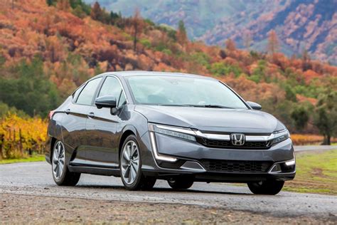 2020 Honda Clarity Plug In Hybrid Review Trims Specs Price New