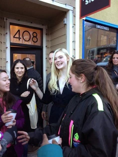 Pin By MARK BOWEN On MARY FANNING OUT WITH FANS Elle Fanning Fan Out