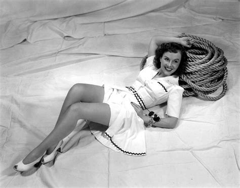 49 Nude Pictures Of Paulette Goddard Are Embodiment Of Hotness The Viraler