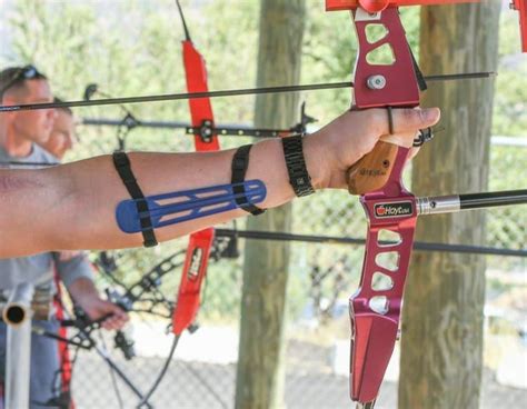 How To Choose The Best Arrow Rest For Your Recurve Bow Find Your Bow