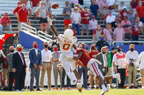 Texas Longhorns Vs Oklahoma Sooners Images From The Red River Rivalry