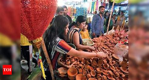 Last Minute Shopping Spree Lights Up Diwali Markets In Bhopal Bhopal