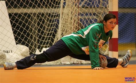 Portugal defronta alemanha no playoff de acesso ao mundial feminino. A.R.CANIDELO Andebol: Guarda-redes em acção