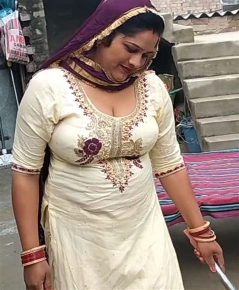 Beautiful Women Over 40 Vidya Balan Hot Aunty In Saree Punjabi Salwar Suits Stylish Sarees