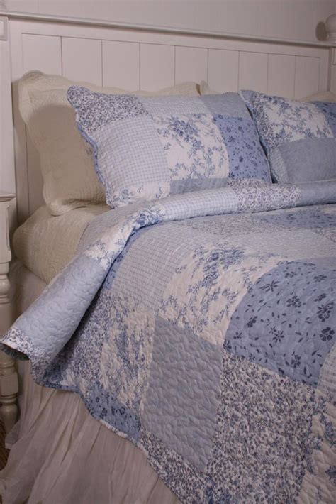 King Quilt Blue And White Floral Cottage Classics Oversize Oversized
