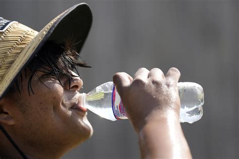 Can You Drink Too Much Water Heres What Experts Say Wtop News