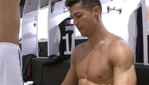 Cristiano Ronaldo Di Pacco In Mutande Negli Spogliatoi Bitchyx