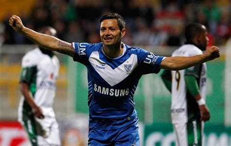 Club atlético vélez sarsfield is an argentine sports club based in liniers, buenos aires.its football team plays in primera división, the highest level of the argentine league system. Mauro Zárate not as good as he thinks he is