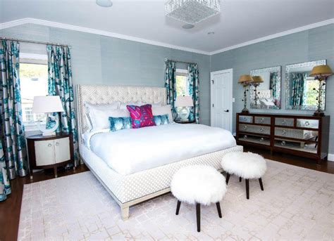 Glamorous bedroom decorating brings luxurious furniture and decorative fabrics, gorgeous lighting fixtures and silk or wool rugs into modern bedrooms. Glamorous Bedrooms for Some Weekend Eye Candy ...