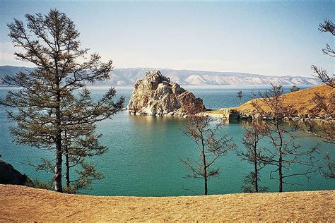 Top of the lake дата выхода: The Largest Lake Islands In The World - WorldAtlas.com