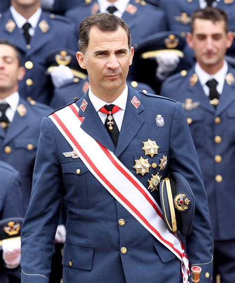 Página de simpatizantes y seguidores de s.m. Felipe VI reutiliza el uniforme de gala del Ejército de ...