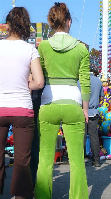 Cute Girl In Green Pants Apple Divine Butts Candid