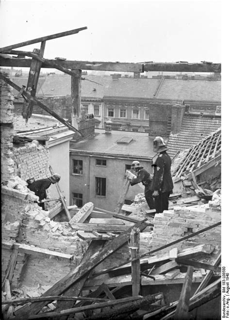 World War Two Daily August 25 1940 Raf Bombs Berlin