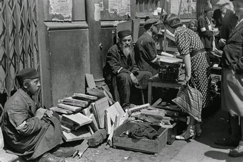 Vintage Everyday 45 Astonishing Photos Of Daily Life In The Ghetto Of Warsaw In The Summer Of