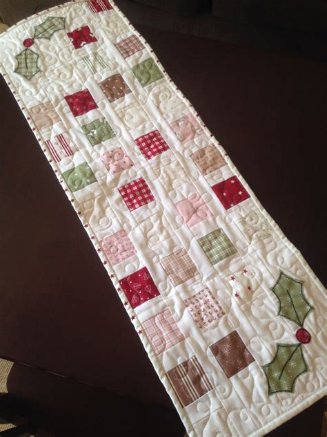 Christmas Quilted Table Runner Mistletoe Lane By Bunny Hill Etsy