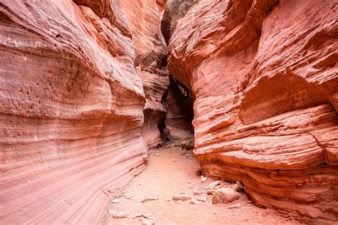 Red Canyon Slot Peekaboo Canyon Hiking Guide Back O Beyond