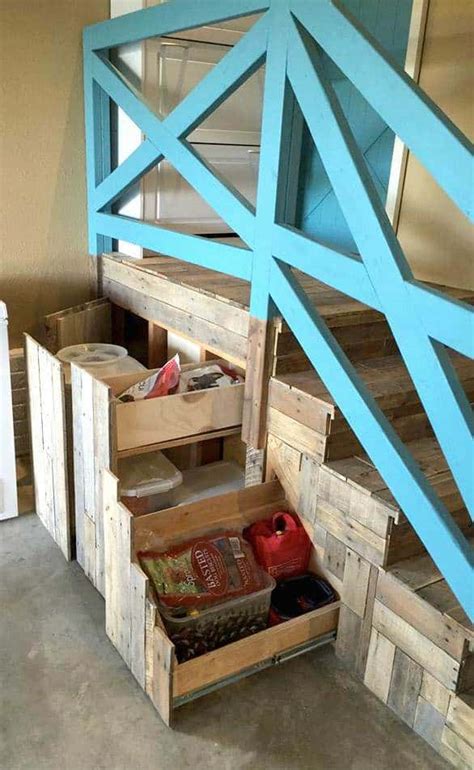 Your garage revitalize your garage stairs with wood concrete resurfacer themadcreative com in 2020 garage stairs garage steps stair makeover. Garage Stairs Makeover With Pallets • 1001 Pallets