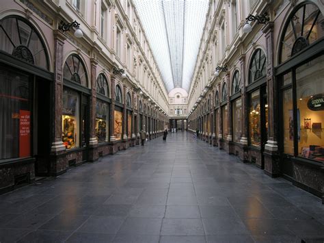 File:Galeries Royales Saint-Hubert.jpg - Wikimedia Commons