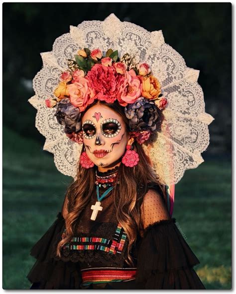 35 Wonderful Sugar Skull Makeup Ideas To Win Halloween In 2020 Day Of