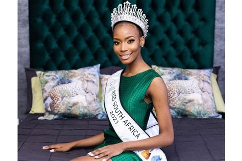 miss sa lalela mswane en route to israel for miss universe pageant oudtshoorn courant