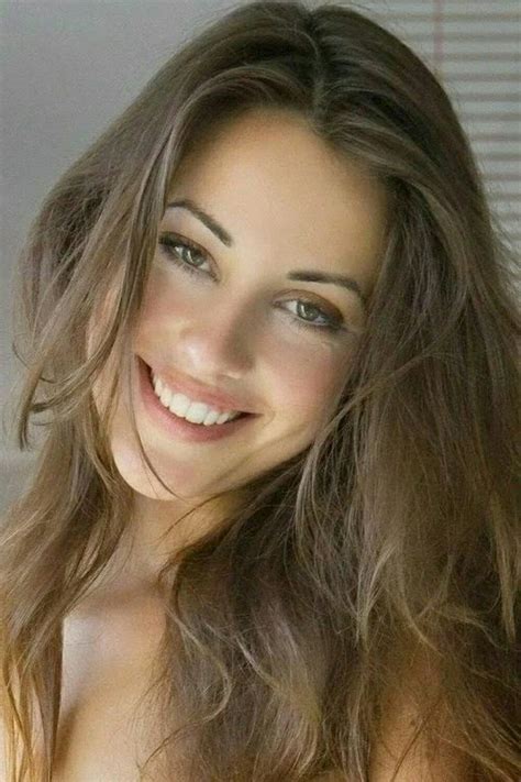 Sexy Brunette With Nice Smile Porn Photos Online