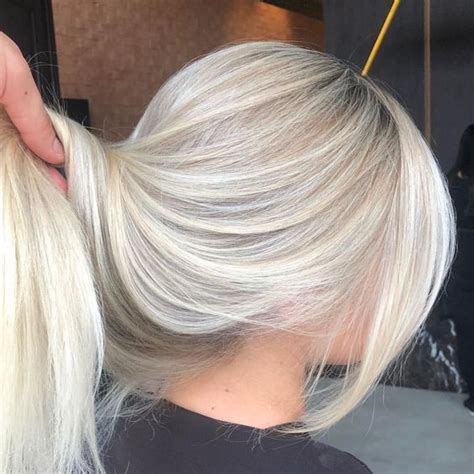 Celebrities and normal people alike have been way too bored the last few months, which makes that box of manic panic dye look really good. 65 Gorgeous Blonde Hair Color Trends for Fall 2019 | Light ...