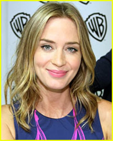 Emily Blunt Shows Off Pregnant Bikini Body On Vacation Emily Blunt