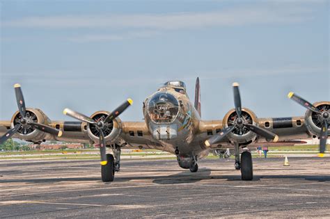B17 Nine O Nine Taxiing At Chicago Executive Airport J Flickr