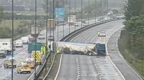 M4 Fatal Crash Motorway Reopens Bbc News