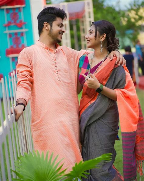 pin by gudiya on couple photography couples poses for pictures couple in love photography