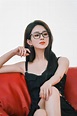 組圖：趙麗穎最新時尚大片釋出 戴眼鏡酷拽高冷禦姐範十足 | 新浪香港