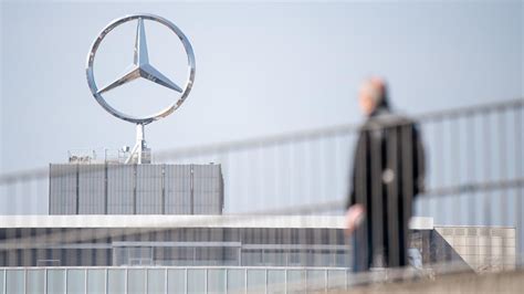 Stuttgart Durchsuchung Bei Mercedes Benz Wegen Korruptionsverdacht Welt