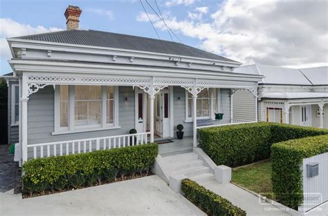 Find out the best exterior paints for wood to buy in 2021 and refresh your outdoor project! villa exterior paint 2015 nz - Google Search | Exterior ...