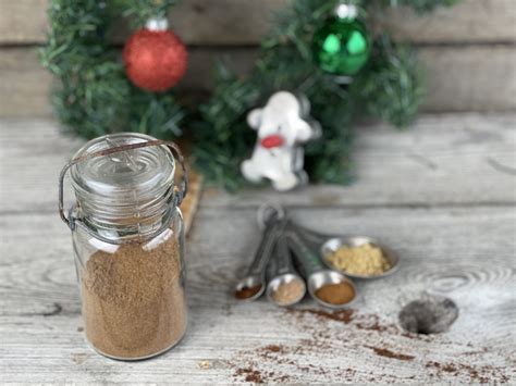 Homemade Gingerbread Spice Mix The Farmwife Feeds