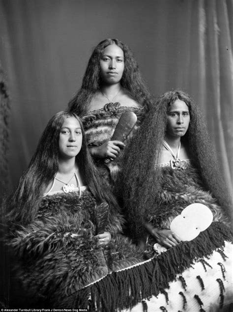 Portraits Show Last Traditionally Inked Maori Women Of Nz Daily Mail