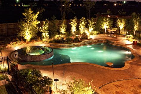 10 Swimming Pool Landscape Lighting Ideas